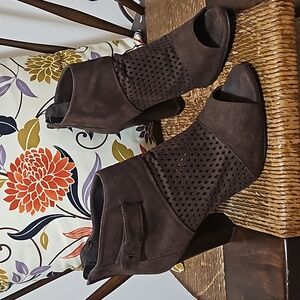 BROWN faux-suede booties